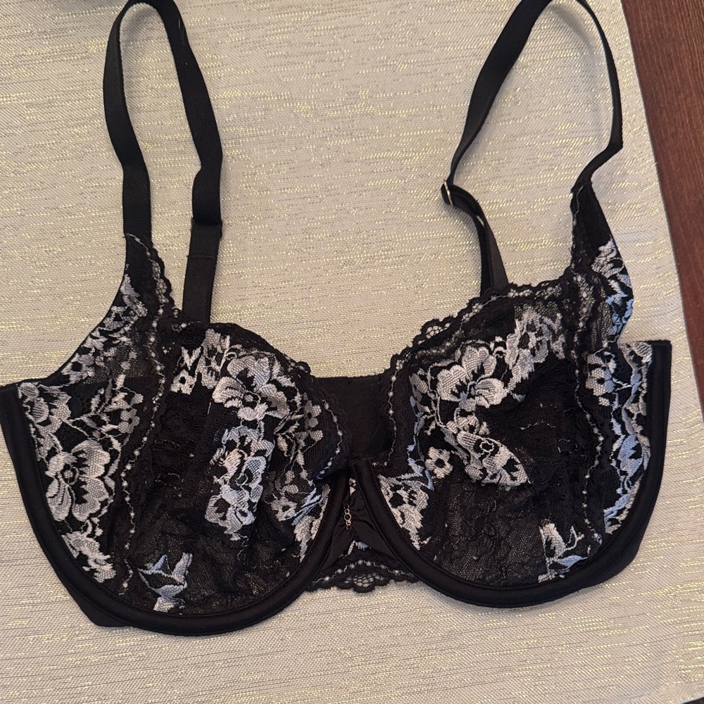 Victoria's Secret Black and White Lace Bra